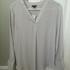 Ann Taylor NWT Soft Gray V-Neck Blouse small